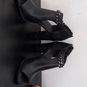 Vera Wang Block Heels